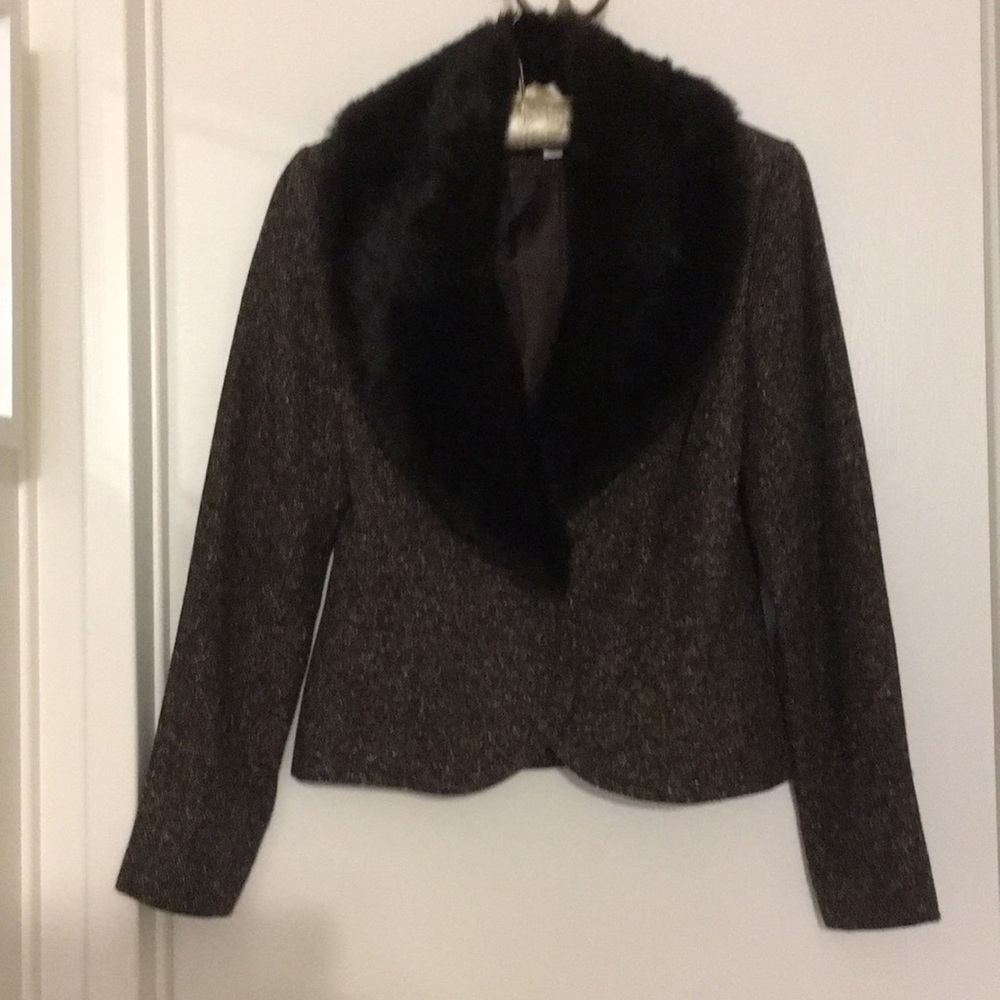 Cute short jacket w/fur collar